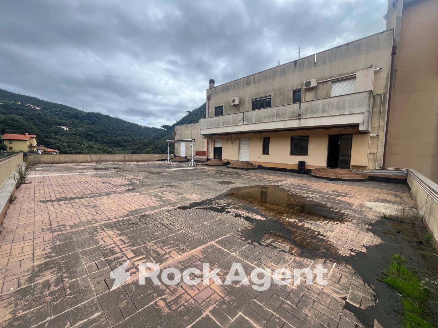 Palazzo - Edificio in vendita a Varazze