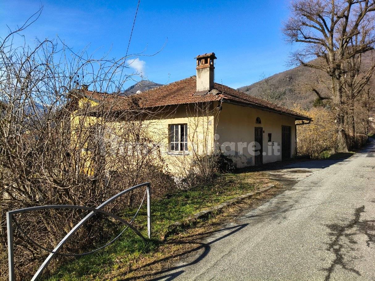 Villa in vendita a Varallo