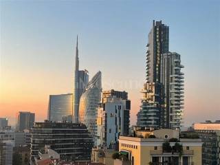 Quadrilocale via Marco Polo, Porta Nuova, Milano
