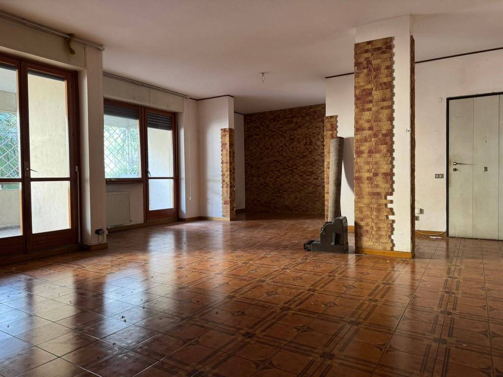 Vendita Appartamento Roma. Quadrilocale in via Salvatore Quasimodo 91 ...