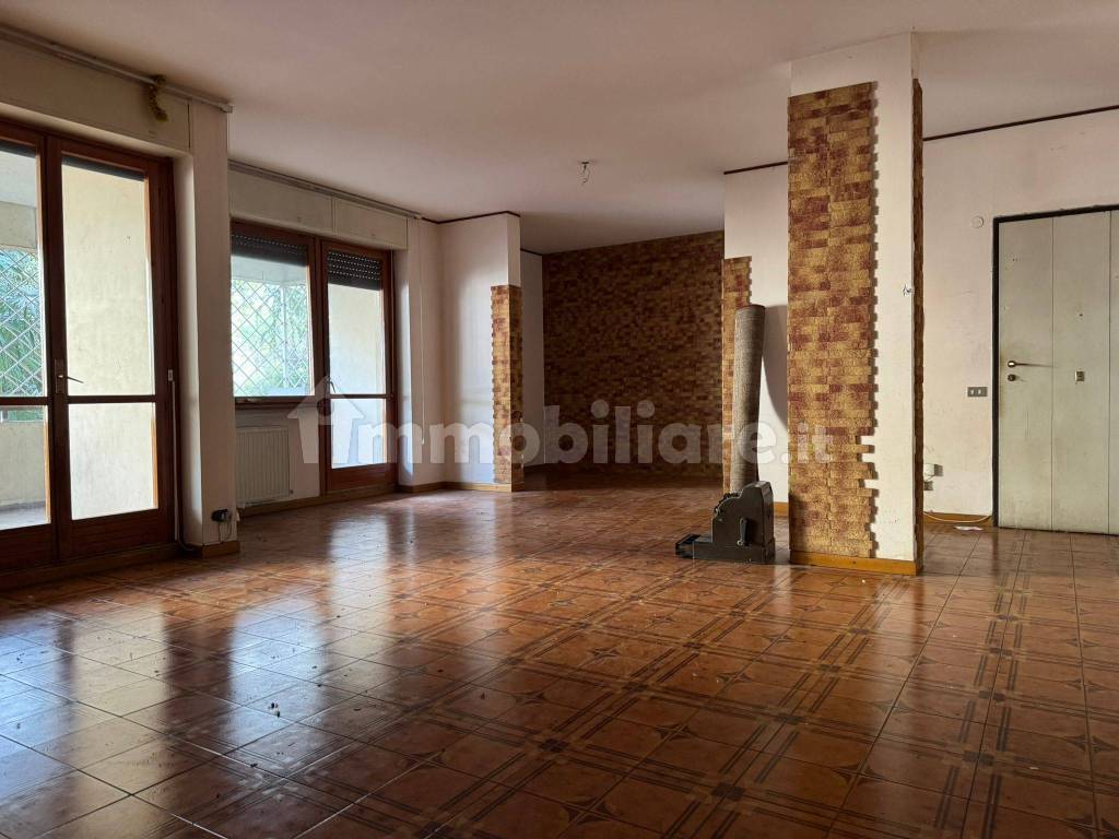 Vendita Appartamento Roma. Quadrilocale in via Salvatore Quasimodo 91 ...