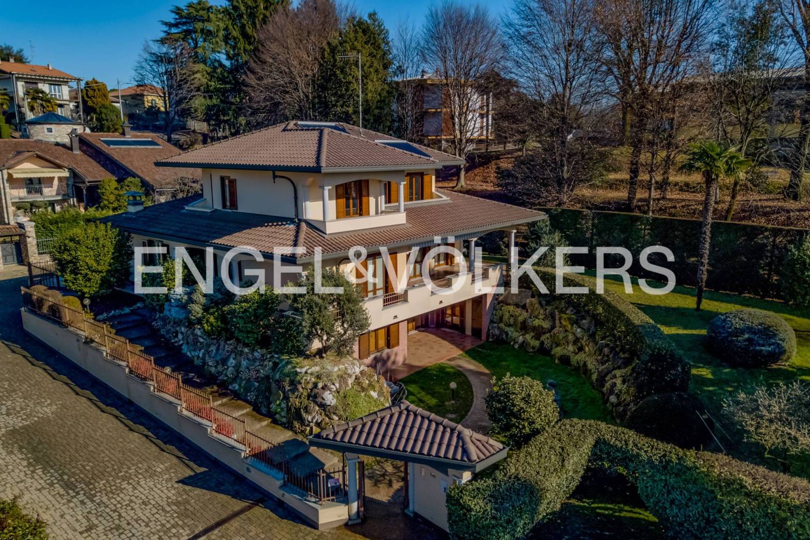 Villa in vendita a Oggiona con Santo Stefano