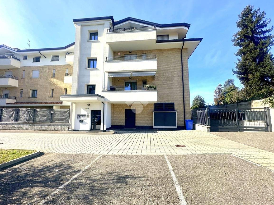 Appartamento in vendita a Caronno Pertusella