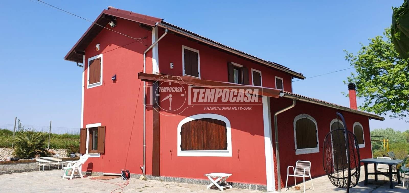 Villa in vendita a Rocca Grimalda