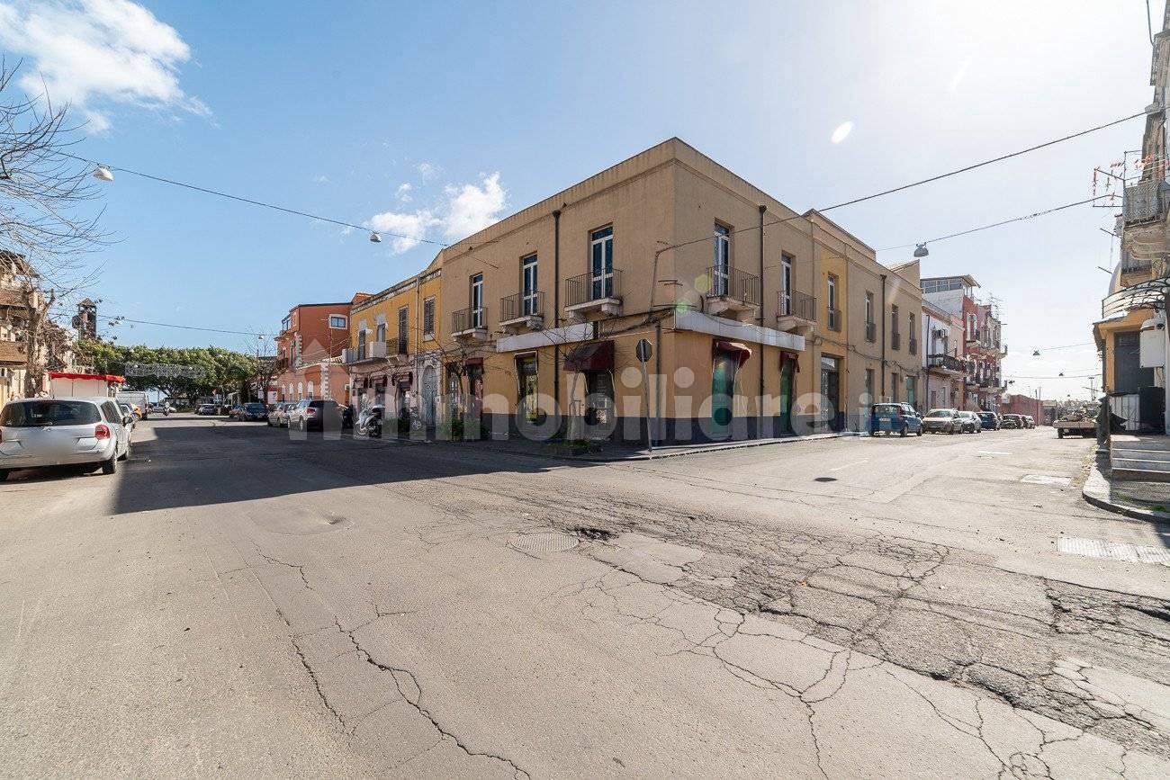 Palazzo - Edificio in vendita a Catania