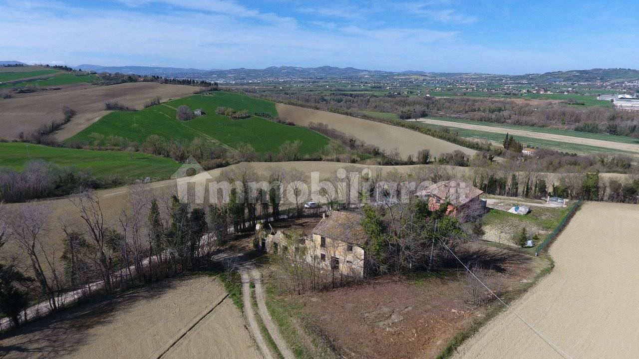 Rustico - Casale in vendita a San Costanzo