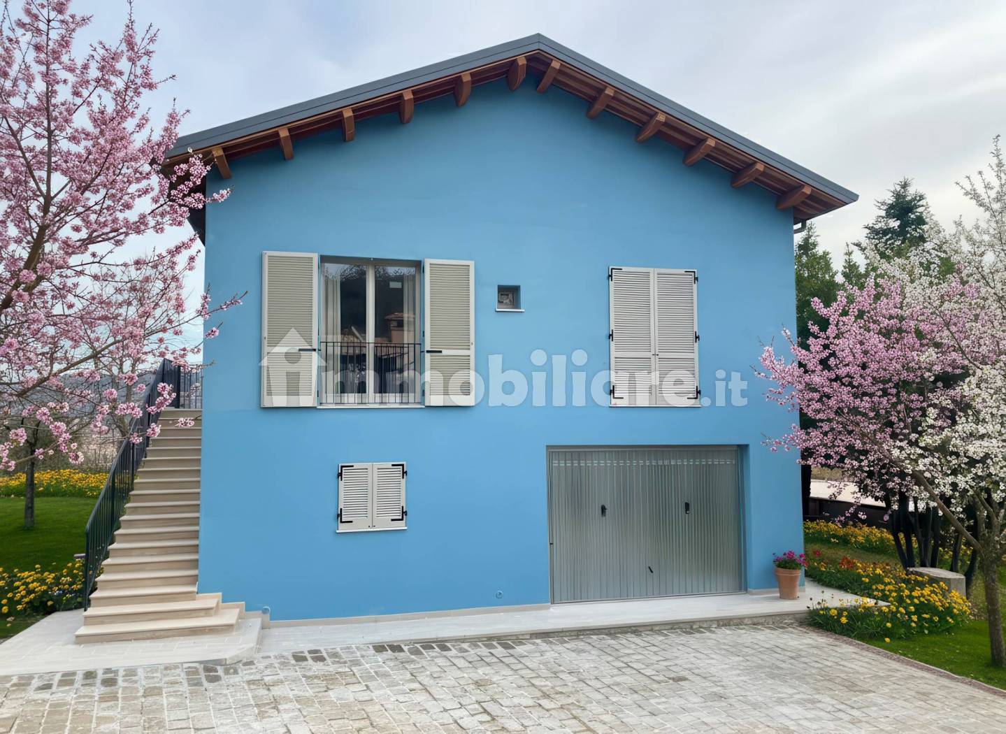 Casa indipendente in vendita a Tolentino