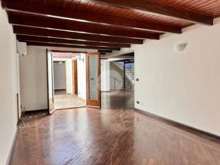 2-room flat via del Fervore 64, Politeama - Ruggiero Settimo, Palermo