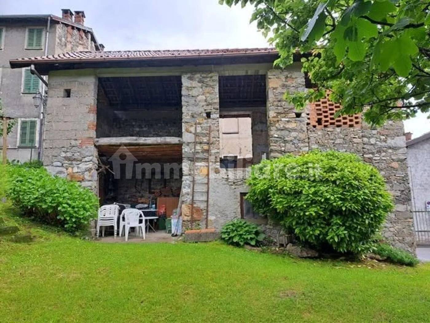 Rustico - Casale in vendita a Porto Valtravaglia