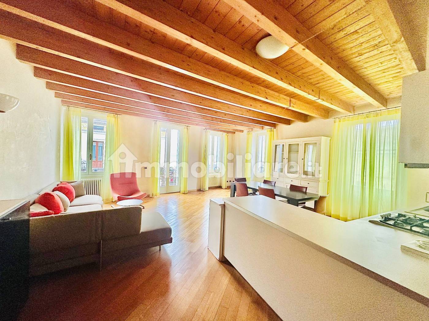 Appartamento in affitto a Desenzano del Garda