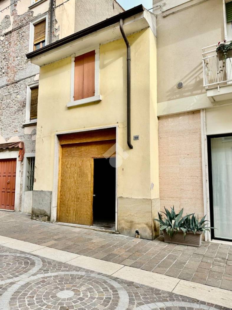Casa indipendente in vendita a Bussolengo