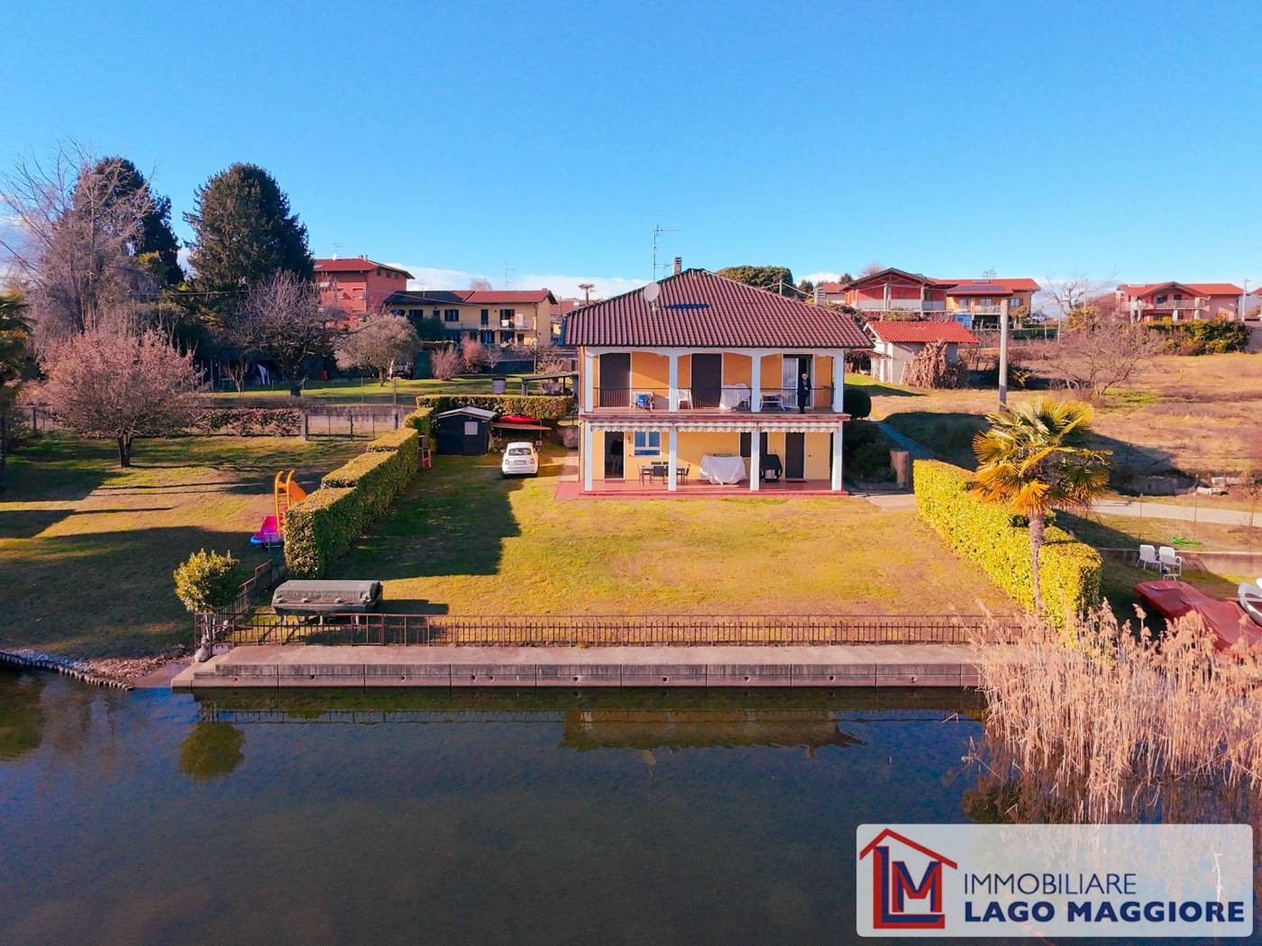 Villa in affitto a Travedona-Monate