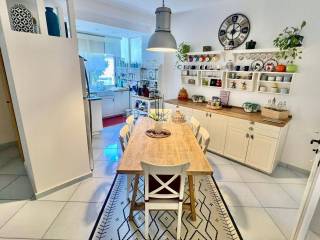 4-room flat viale Maria Bakunin, Fuorigrotta, Naples