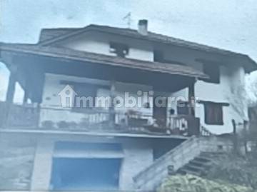 Villa in vendita a Pieve Torina