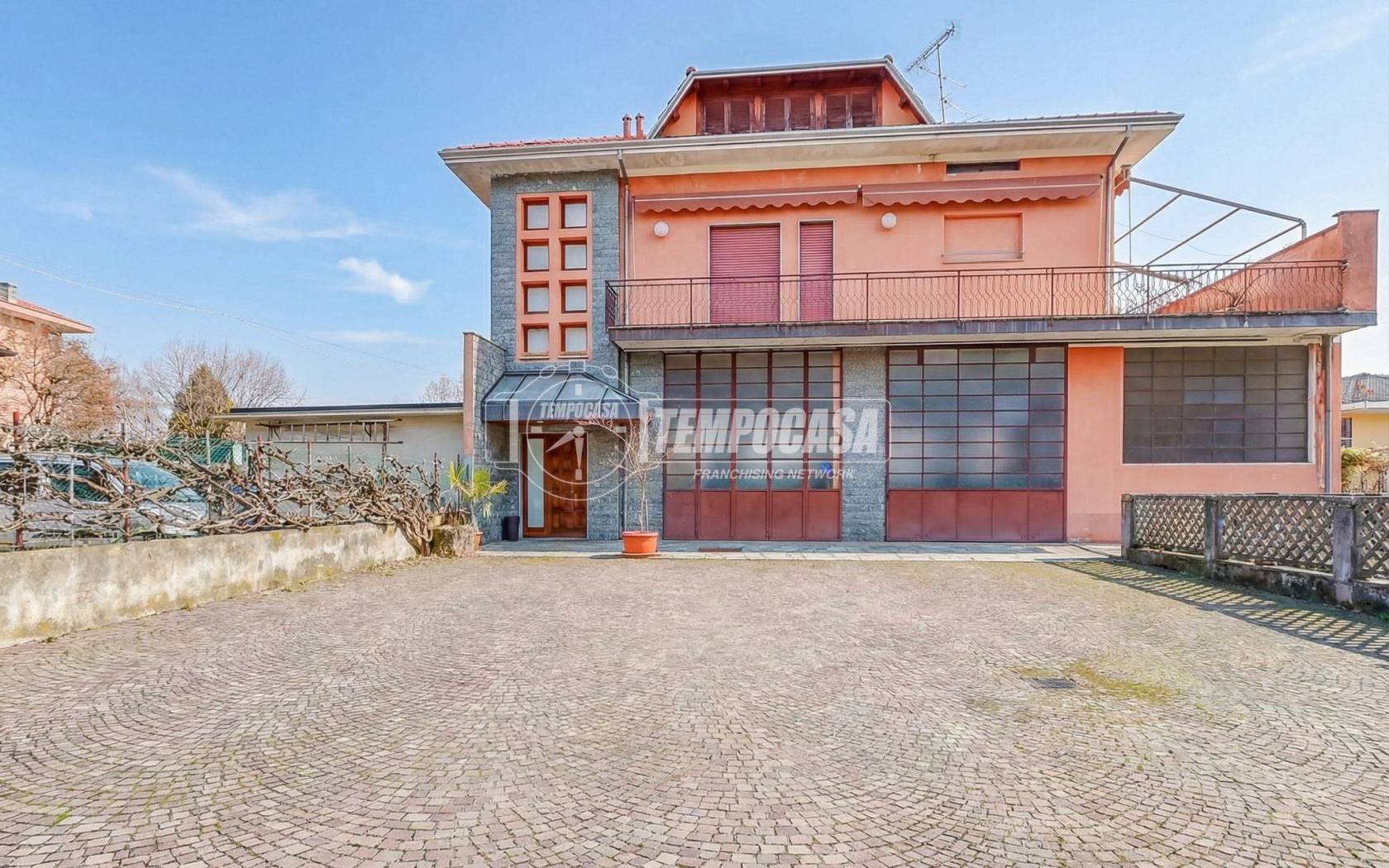 Appartamento in vendita a Borgomanero