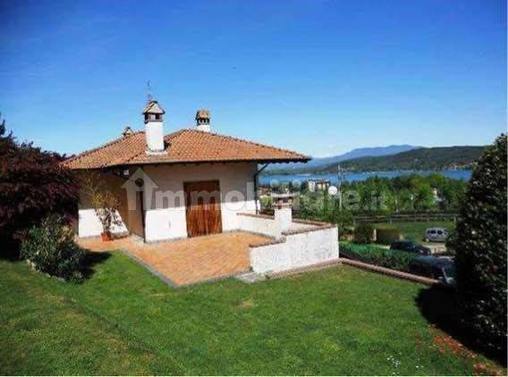 Villa in vendita a Dormelletto