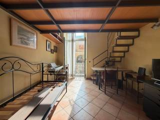 2-room flat via del Carmine, Mercato, Naples