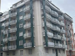2-room flat via Podgora 7, Lingotto, Turin