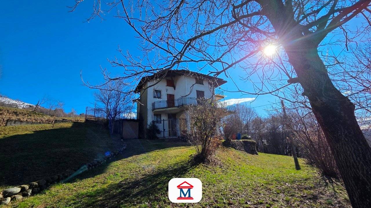 Villa in vendita a Casnigo