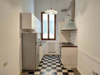 2-room flat via Laura, San Marco - SS Annunziata, Florence