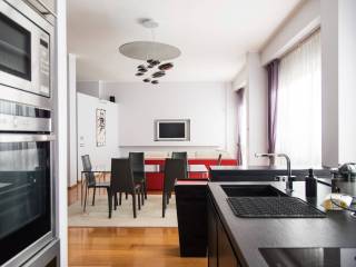 4-room flat via Paolo da Cannobio 10, Duomo, Milan