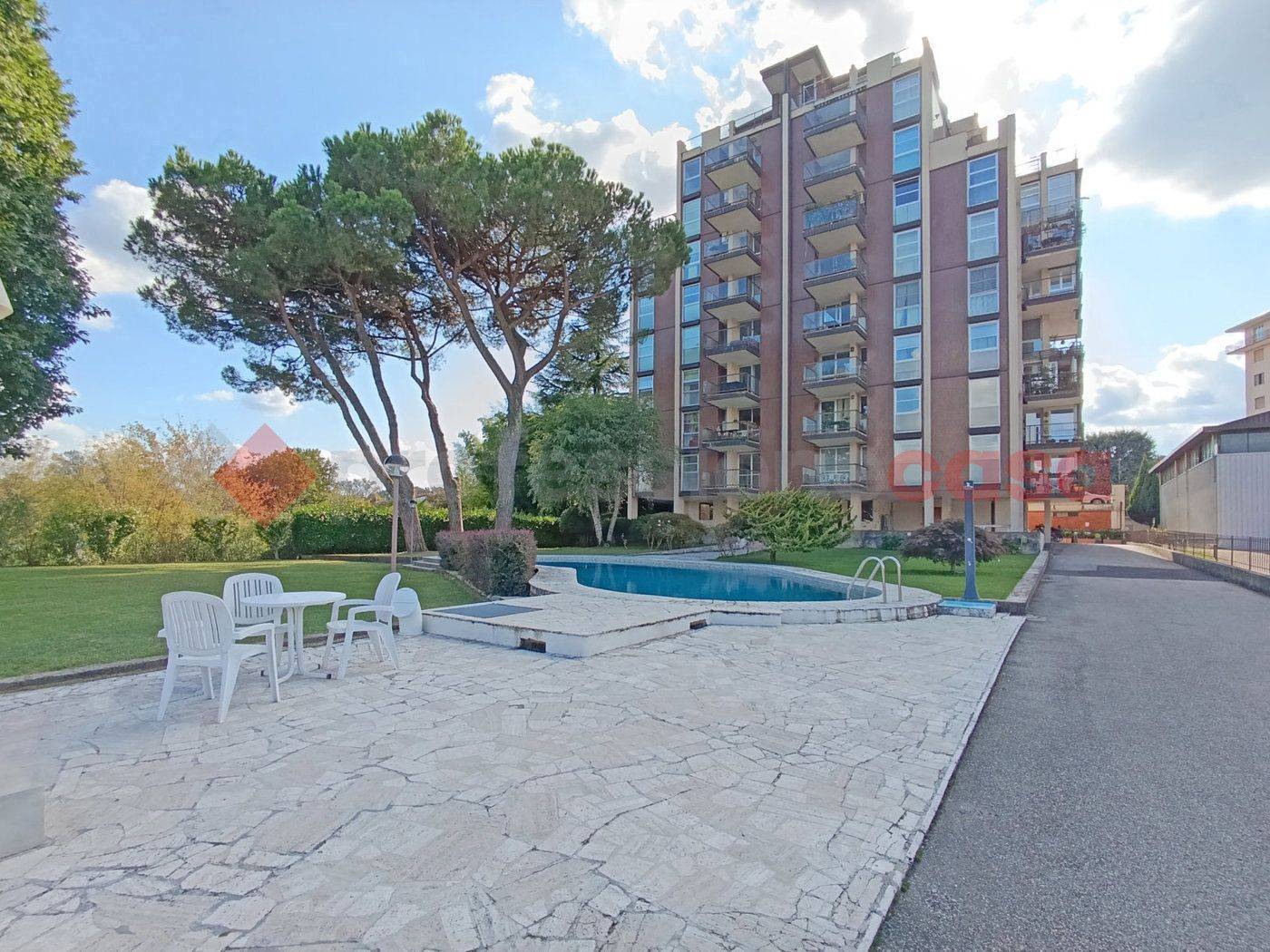 Appartamento in affitto a Dormelletto