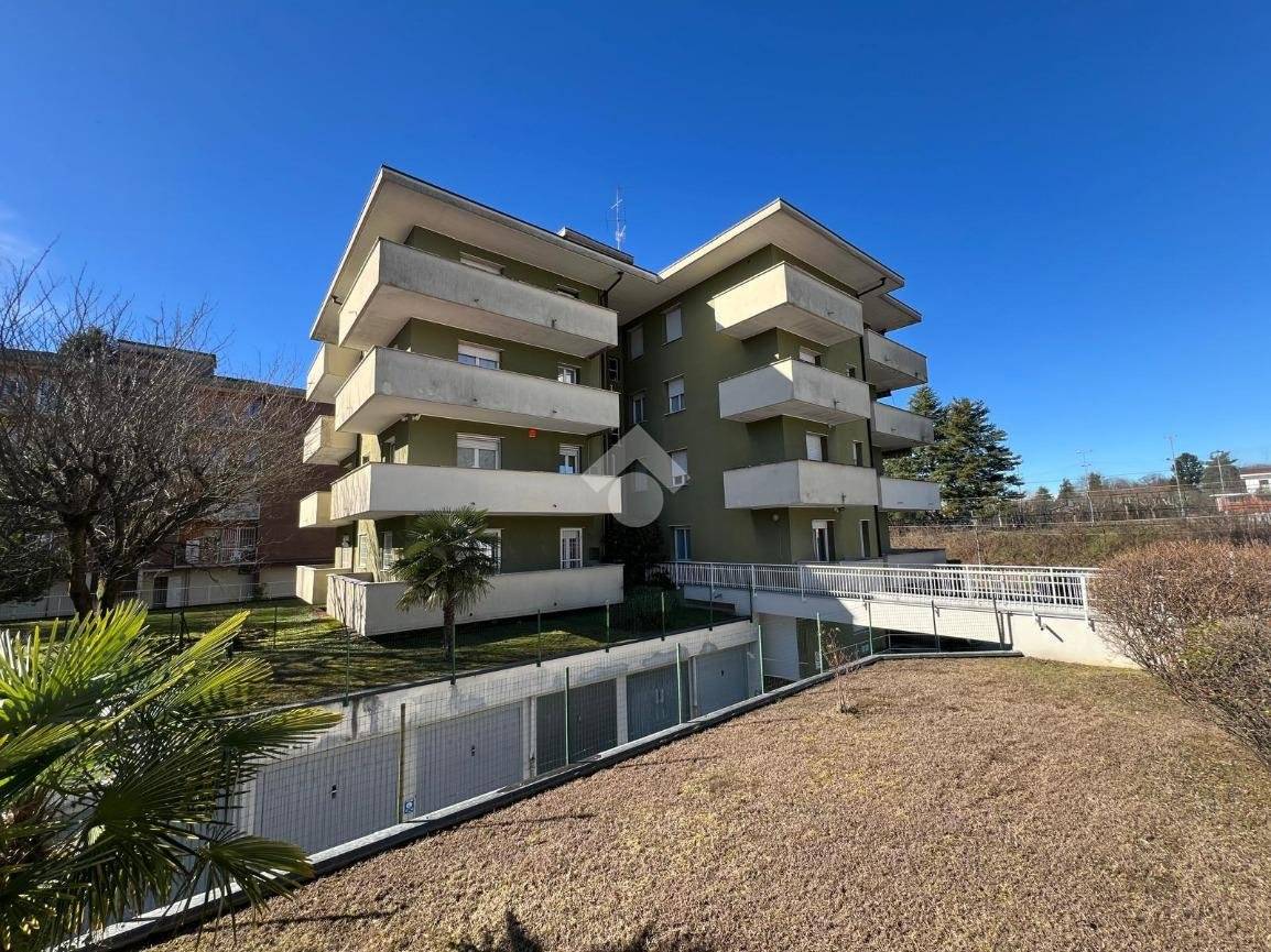 Appartamento in vendita a Gazzada Schianno