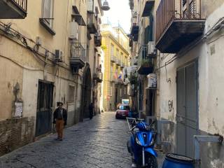 2-room flat via Miracoli 17, Sanità, Naples
