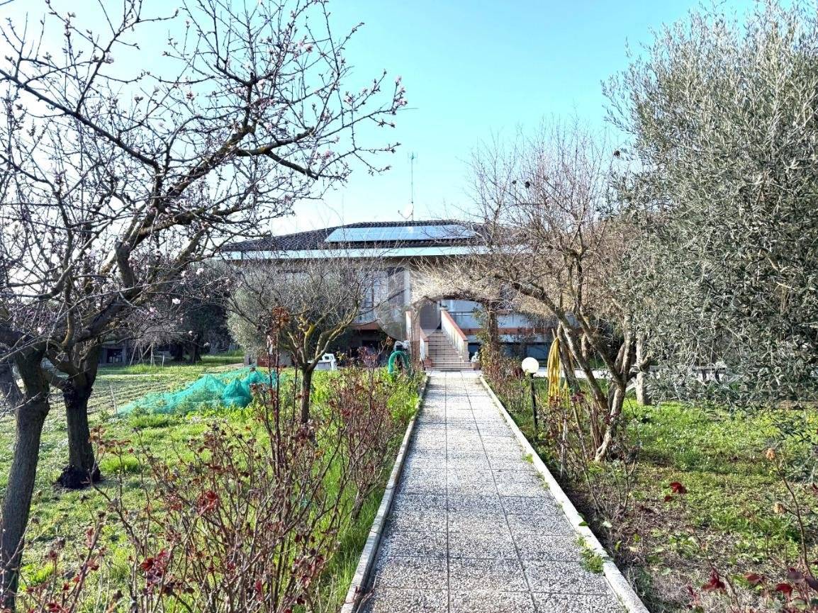 Villa in vendita a Fano