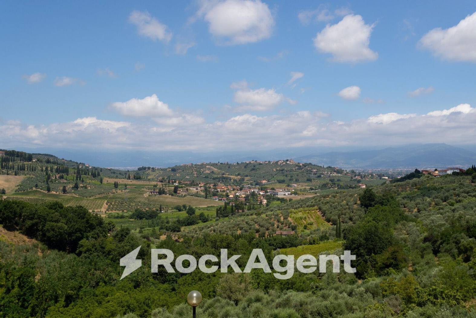 Villa in vendita a Carmignano