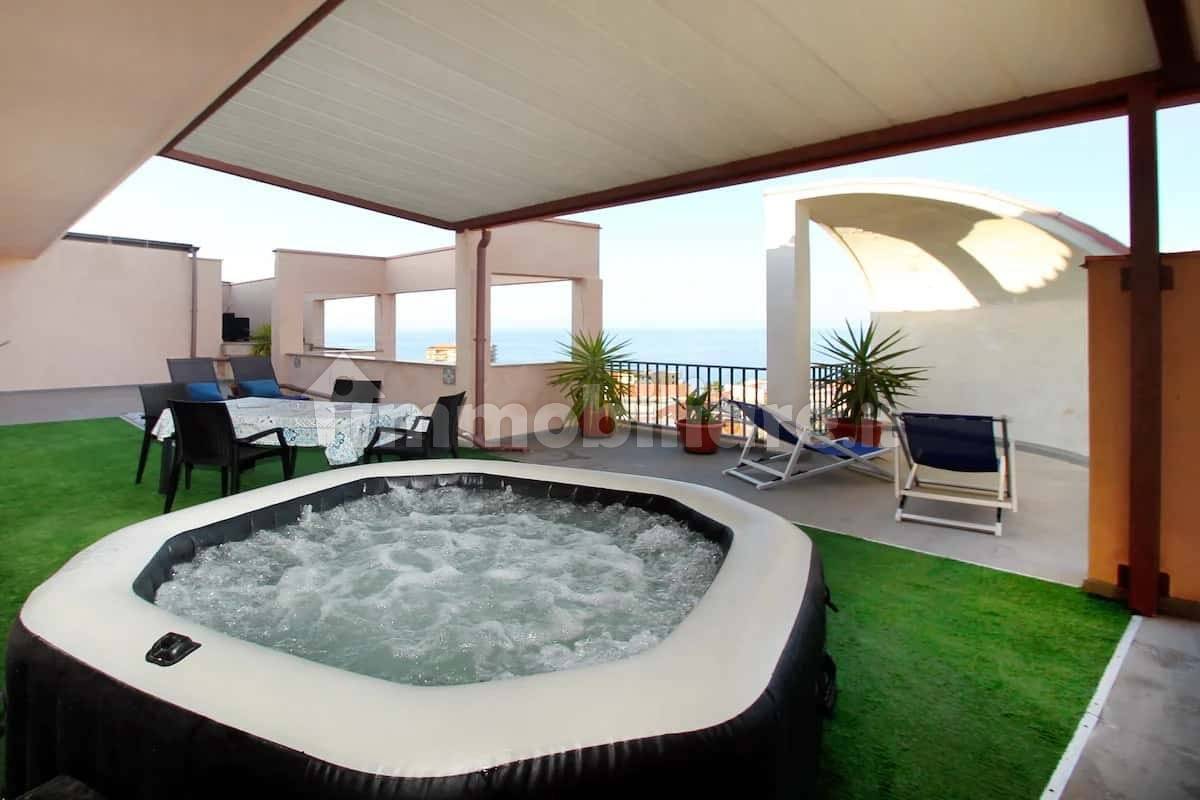 Appartamento in affitto a Santo Stefano di Camastra