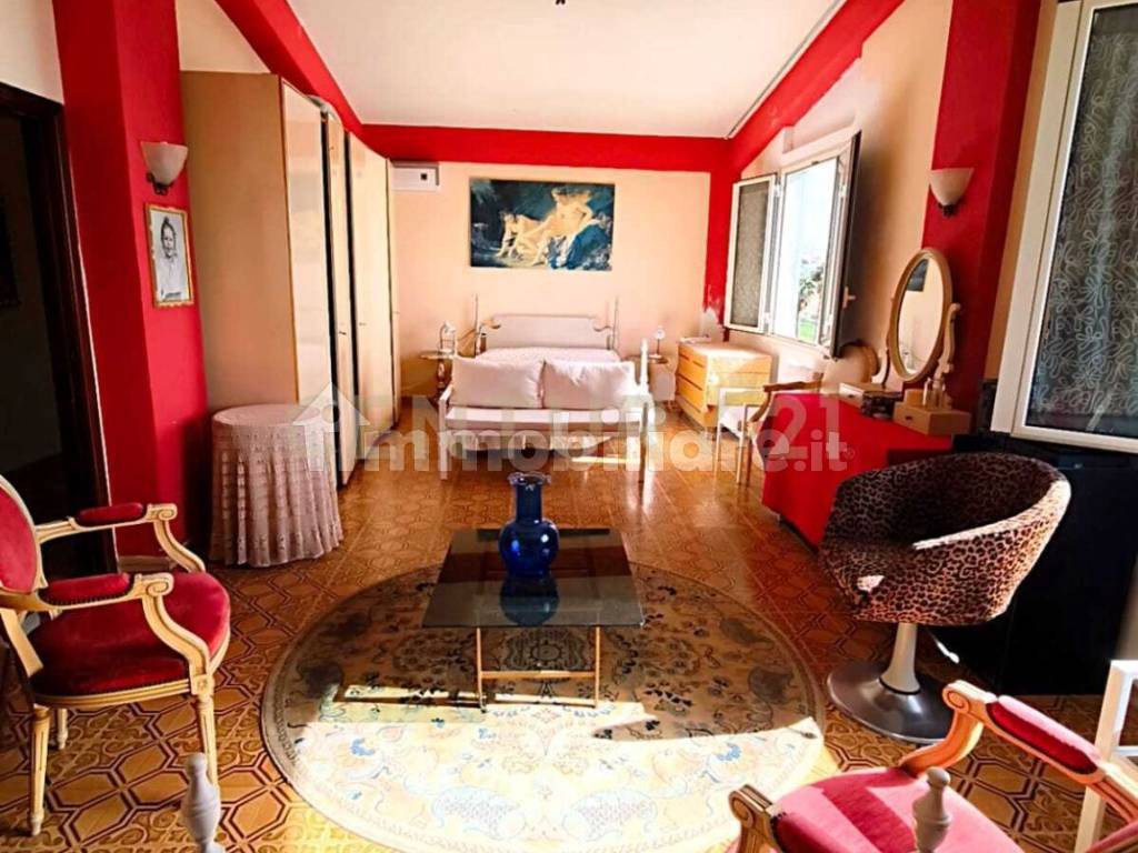 Salone