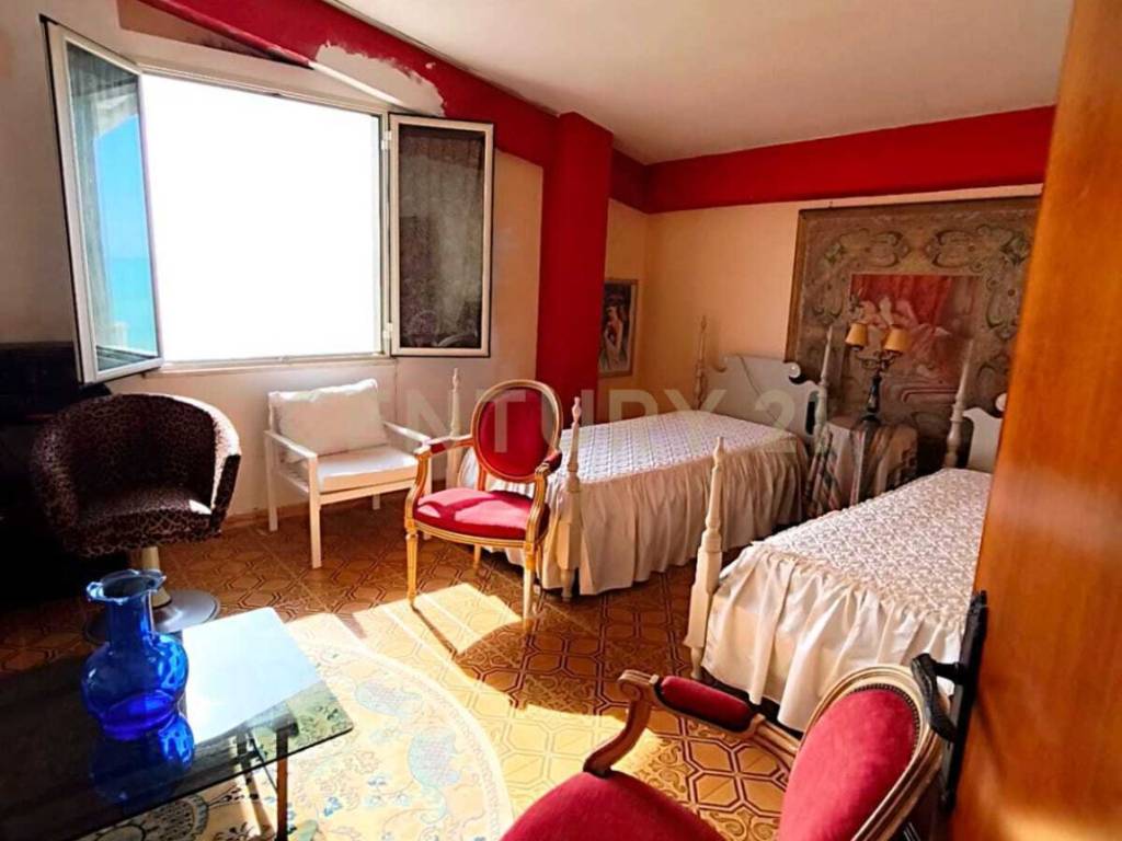 Salone