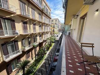3-room flat via Raffaele Morghen, Vomero, Naples