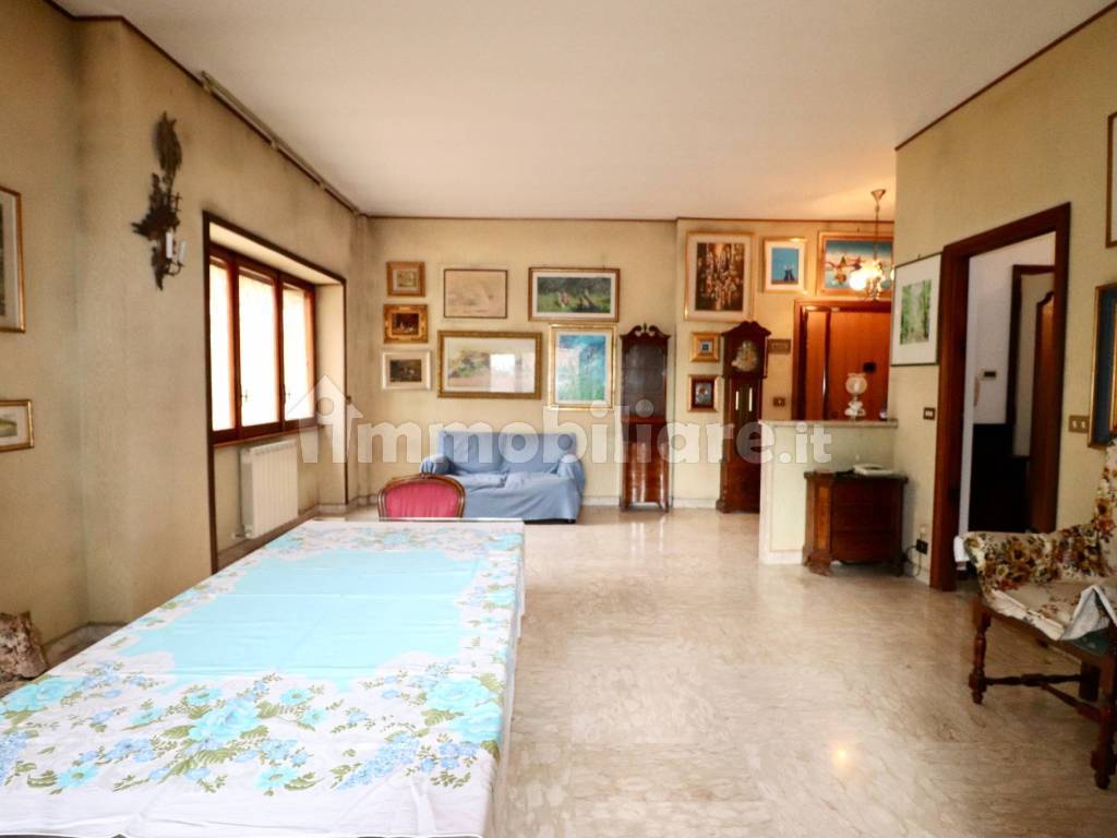 Vendita Appartamento Roma. Quadrilocale in via del Casaletto. Da ...
