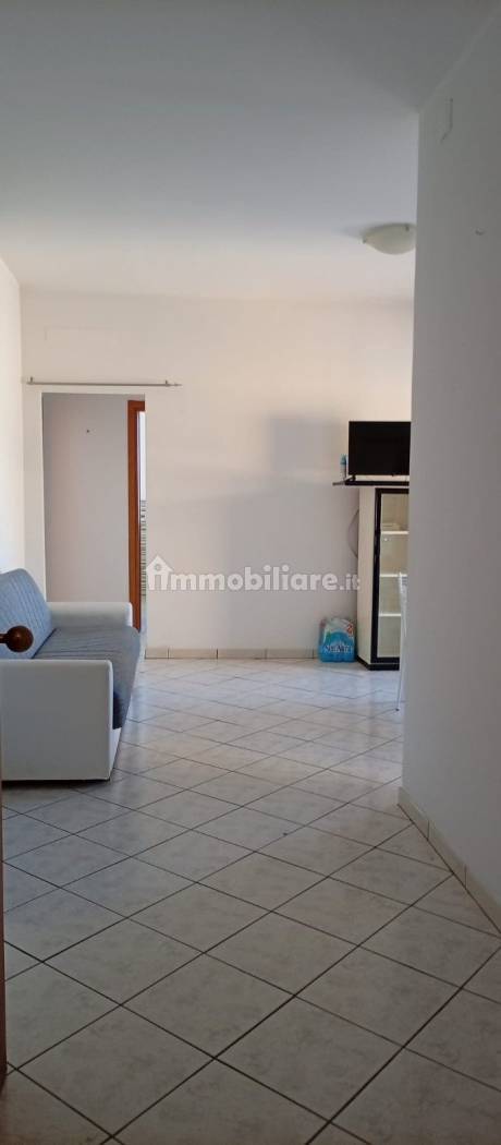 Two-Bedroom Apartment in Montesilvano, Via Naviglio - 4