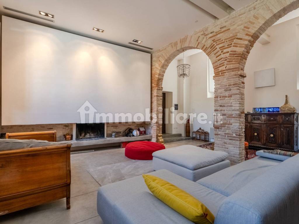 Salone