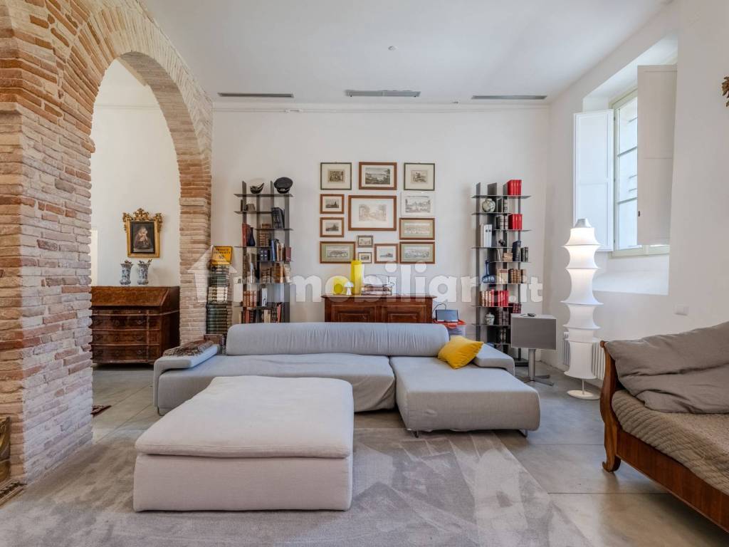 Salone