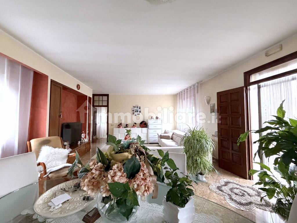 Salone