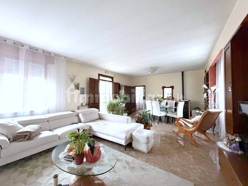 Salone