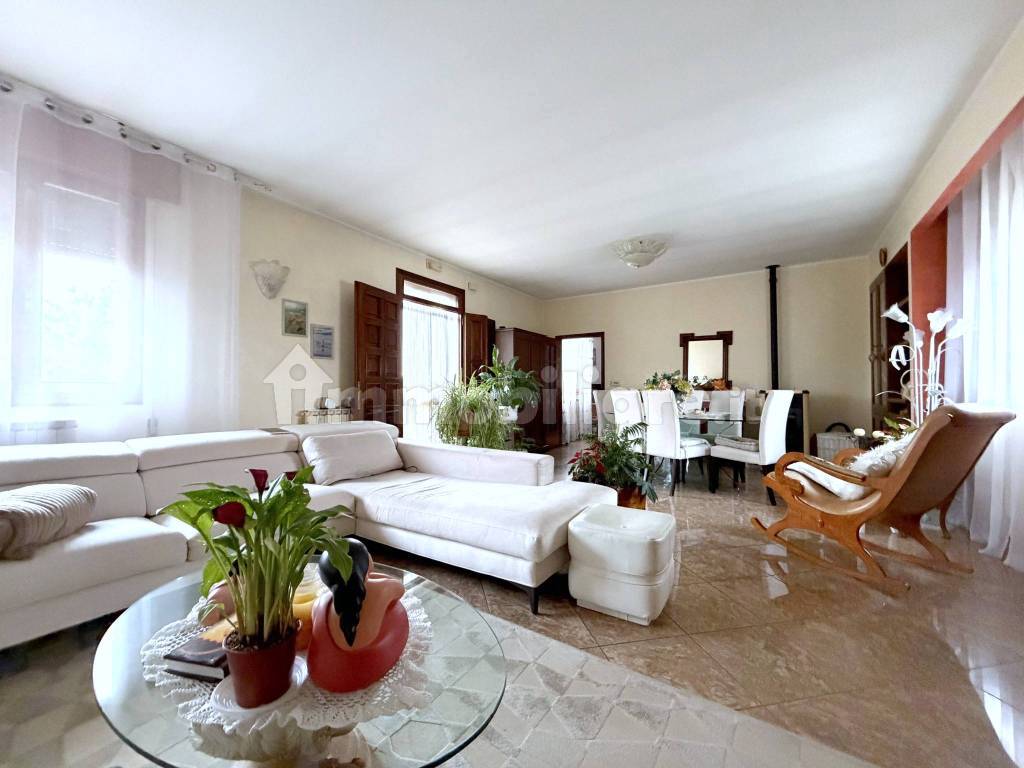 Salone