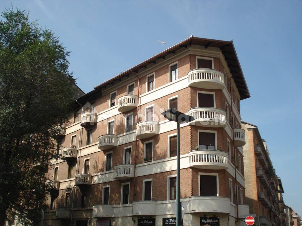 Stanza singola in Pozzo Strada
