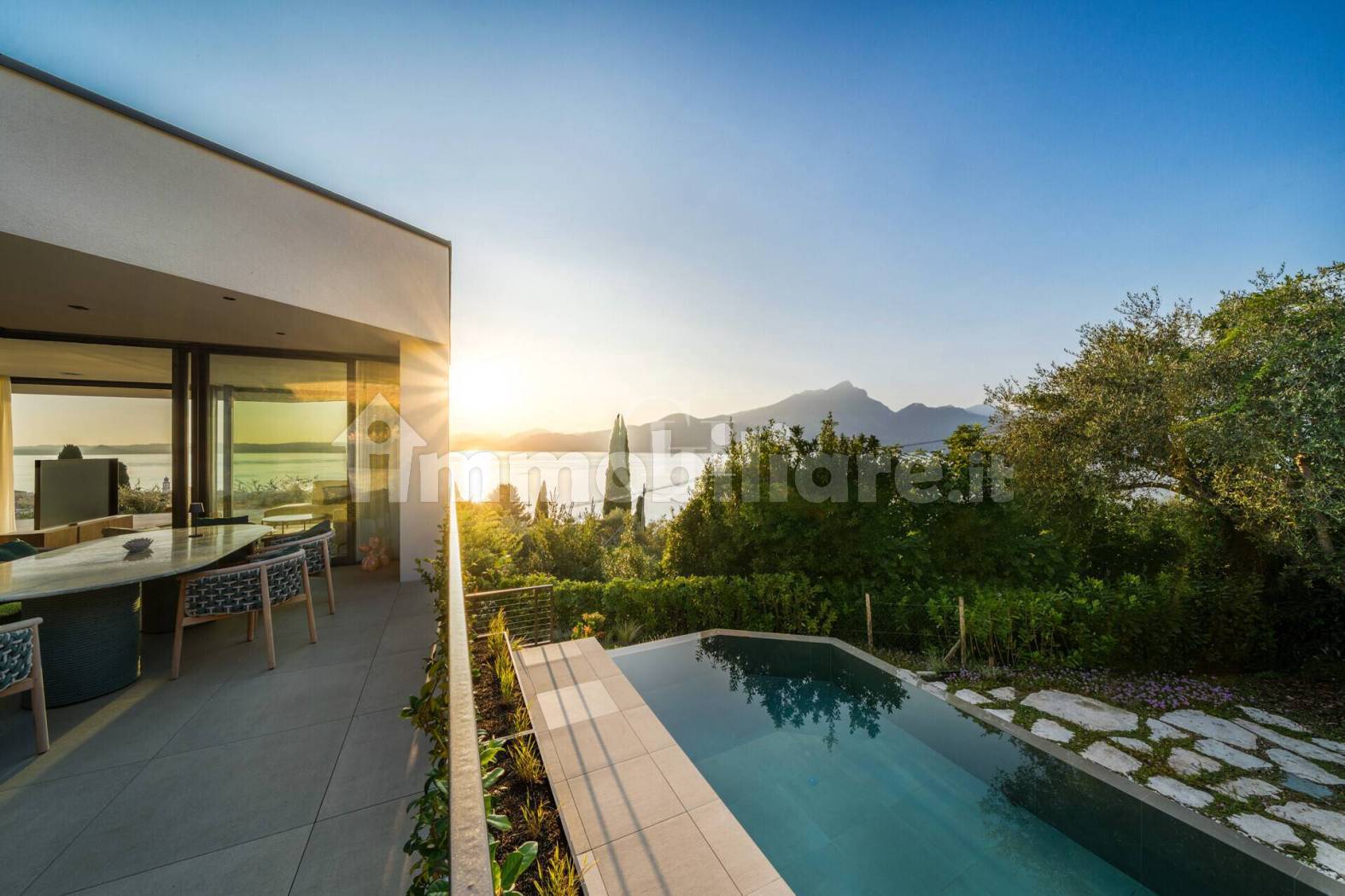 Villa in vendita a Torri del Benaco