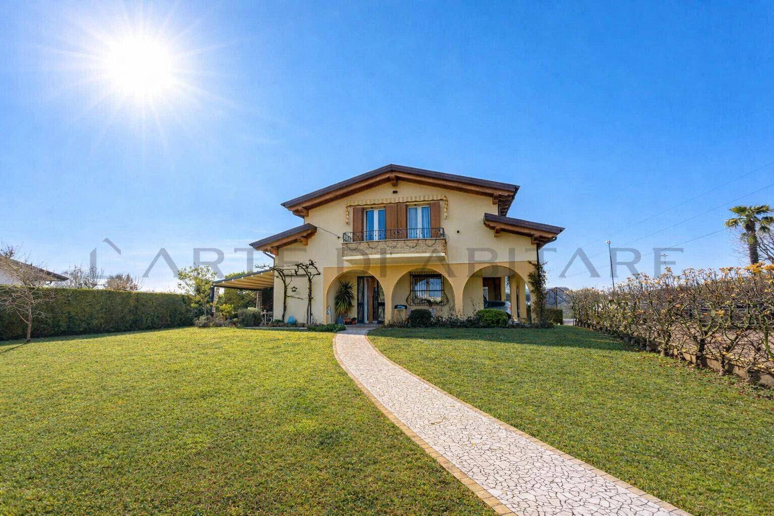 A2-Rated Detached Villa with Large Garden in Legnaro