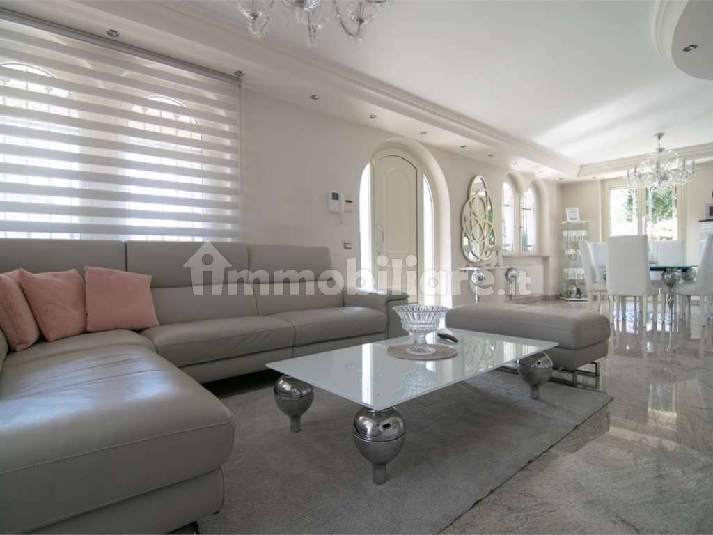 Salone