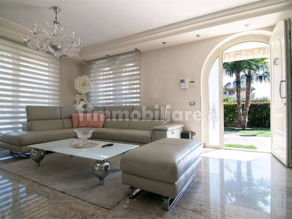 Salone