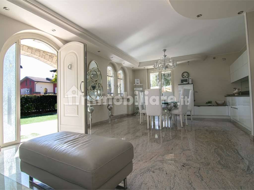 Salone