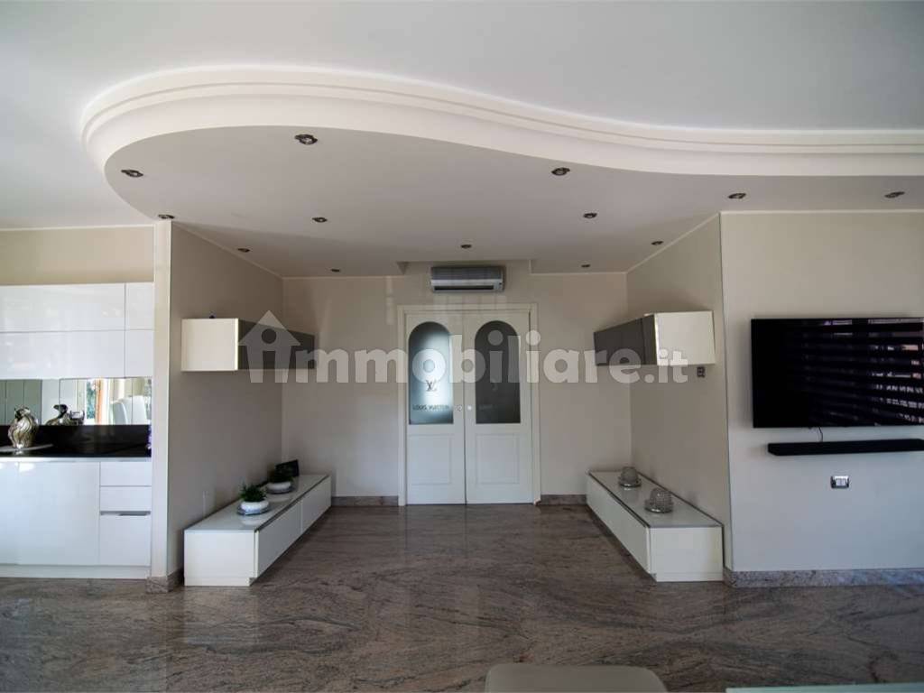 Salone