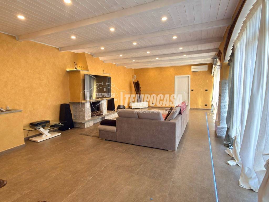 Salone