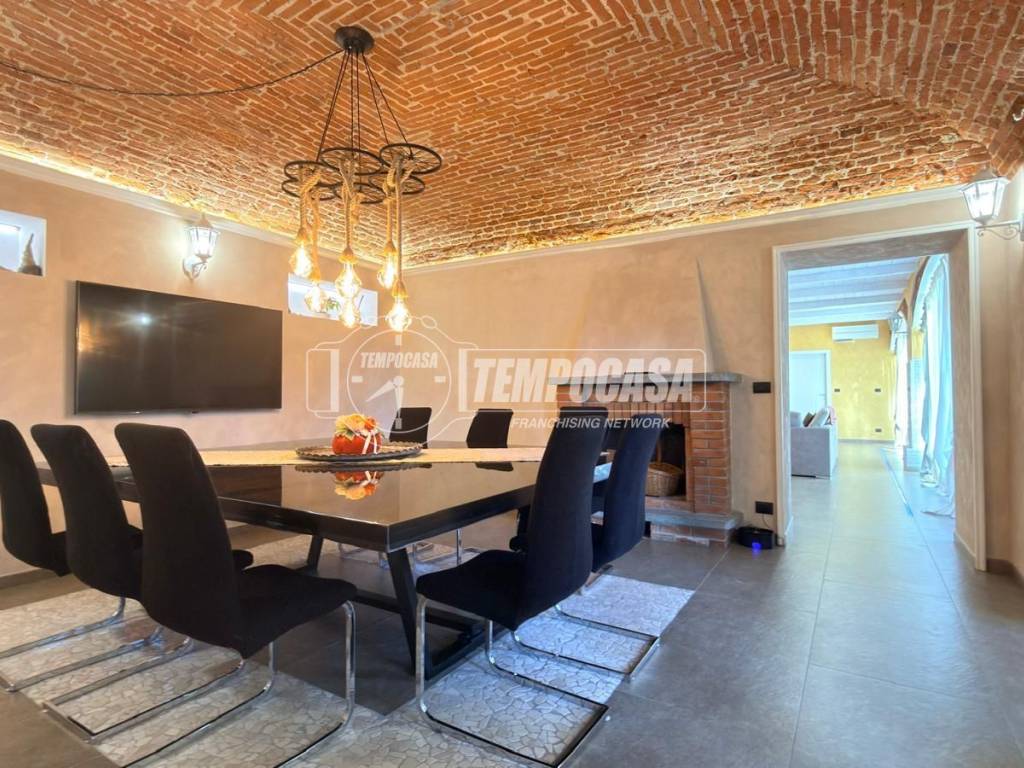 Salone